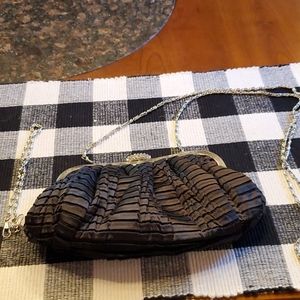 Shoulder/wristlet bag